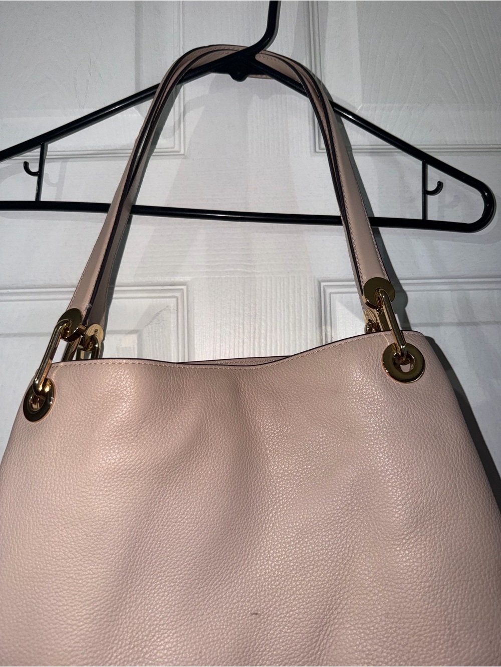 Michael Kors Pale Blush Leather Shoulder Tote with Gold Hardware - Picture 4 of 12